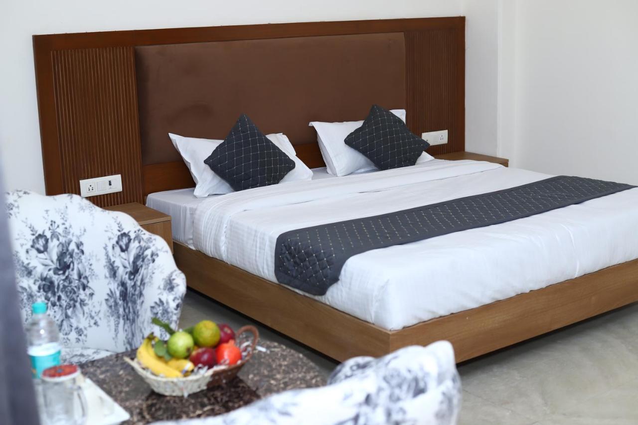 Lyf Corporate Suites - Noida Sector 19 외부 사진