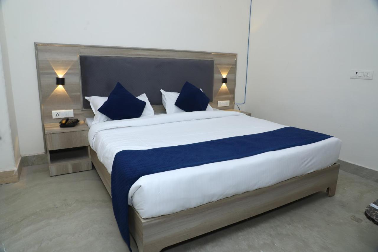 Lyf Corporate Suites - Noida Sector 19 외부 사진