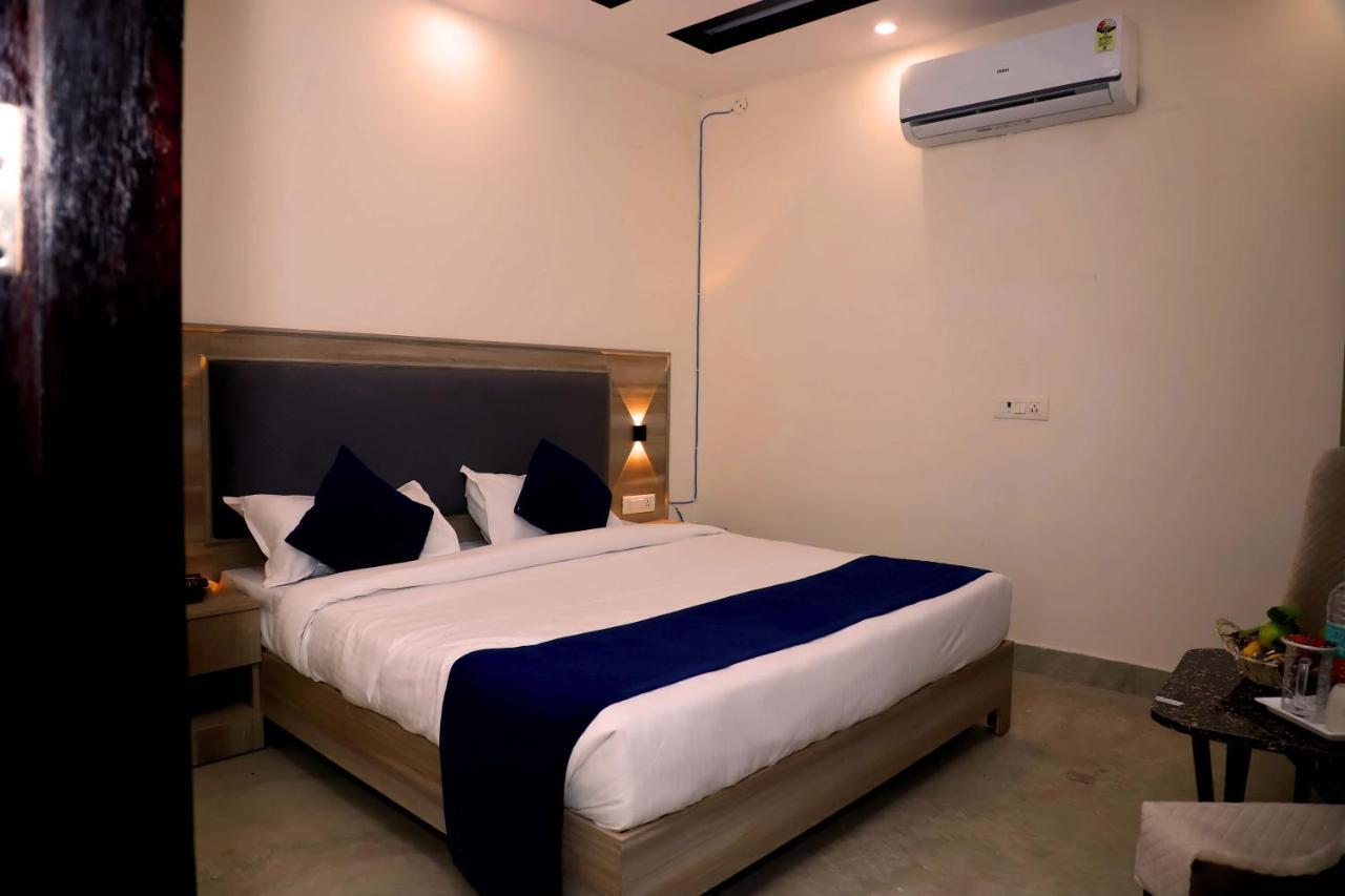 Lyf Corporate Suites - Noida Sector 19 외부 사진