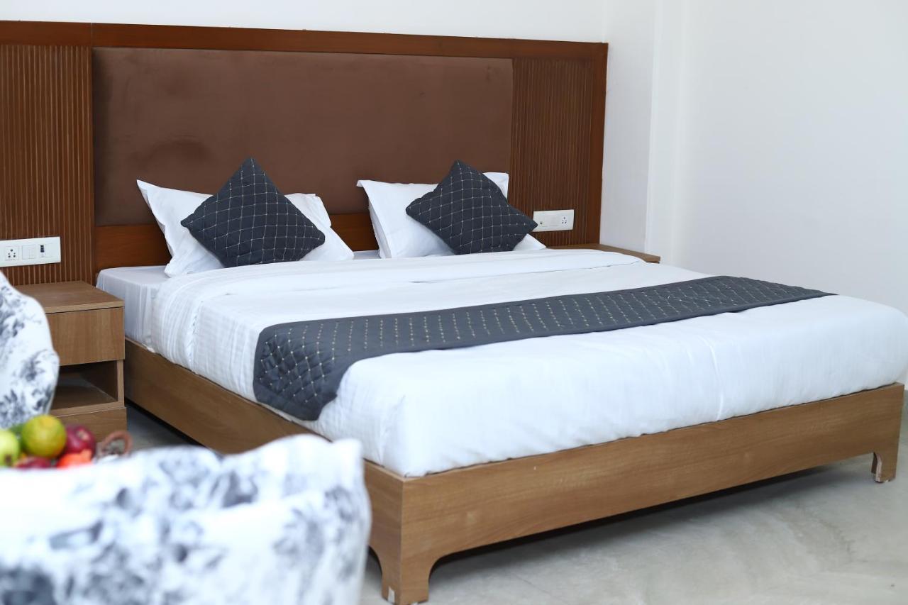 Lyf Corporate Suites - Noida Sector 19 외부 사진